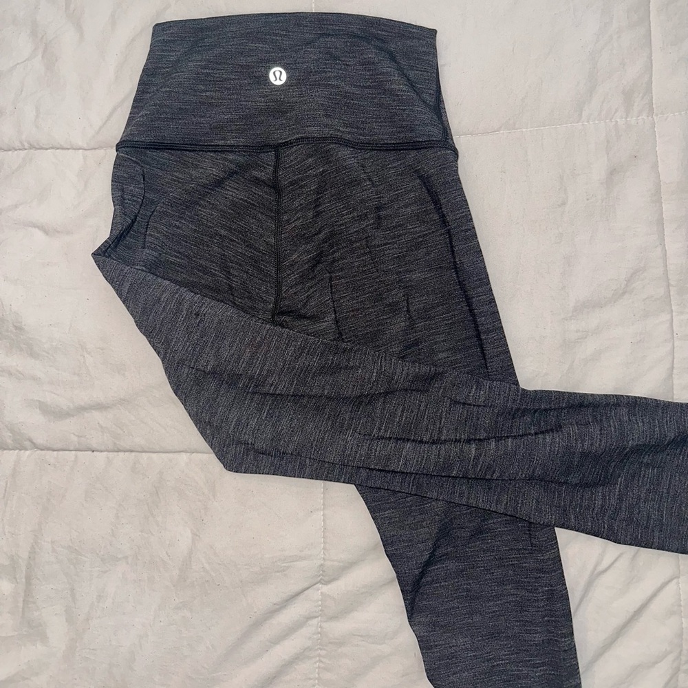 LULULEMON ALIGN HIGH-RISE LEGGINGS (Size 2, Grey Striped Pattern) - Picture 2 of 4